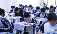 努力與收獲并進(jìn) 蘭州新華高中部期中考試