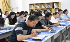 探索教育前沿 激發(fā)創(chuàng)新活力