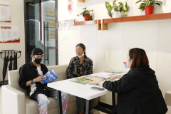 中考結(jié)束，直擊蘭州新華擇校現(xiàn)場(chǎng)！！