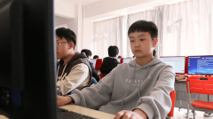 青春由磨礪而出彩，人生因奮斗而升華