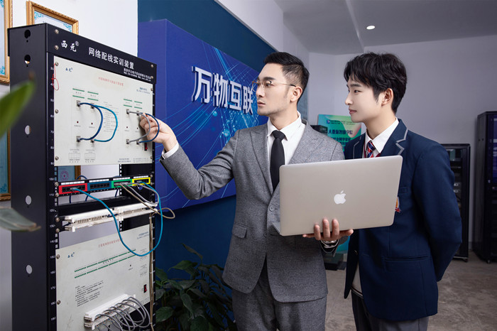 就業寒潮來襲，新華這類人才卻被市場熱搶！
