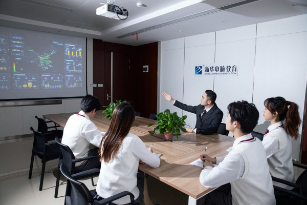 互聯(lián)網(wǎng)技術(shù)助力中國制造2025，呈現(xiàn)發(fā)展新機(jī)遇