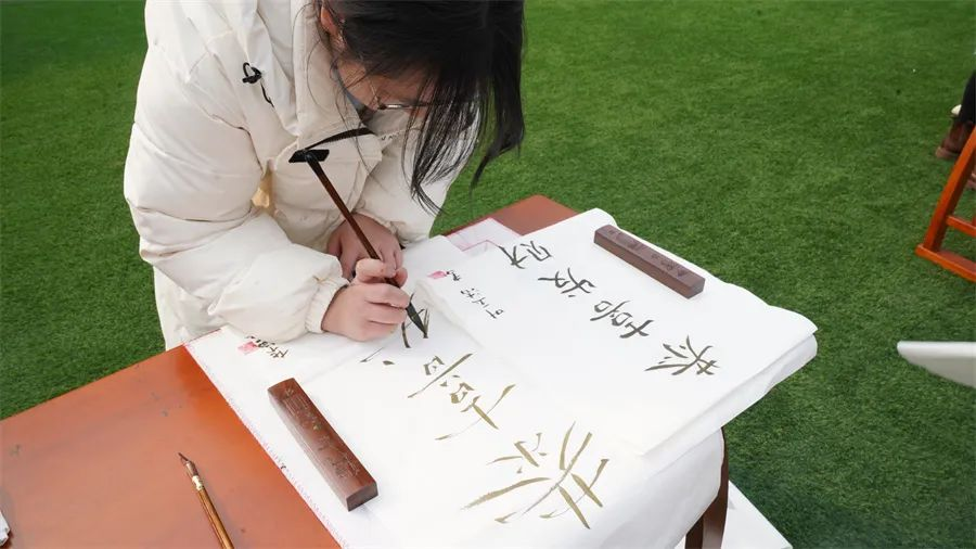 新華電腦教育春季開學熱 | 非遺進校園，國潮范十足！