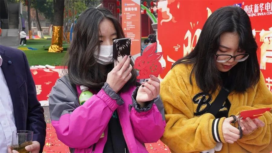 新華電腦教育春季開學熱 | 非遺進校園，國潮范十足！