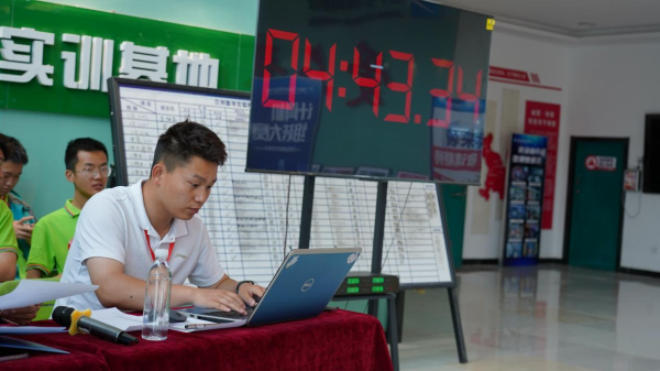 以賽促學(xué) 掌握技能-蘭州新華第五屆計算機組裝大賽