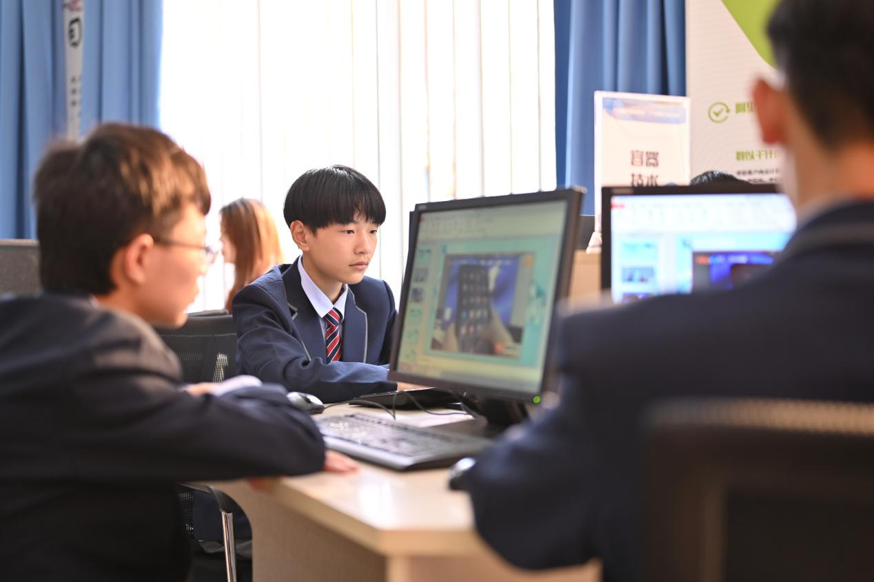15歲初中男生適合學(xué)什么技術(shù)?