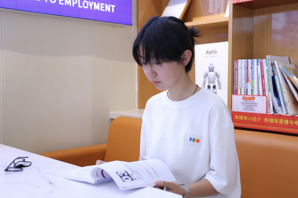 成長與未來探索 蘭州新華學(xué)子訪談