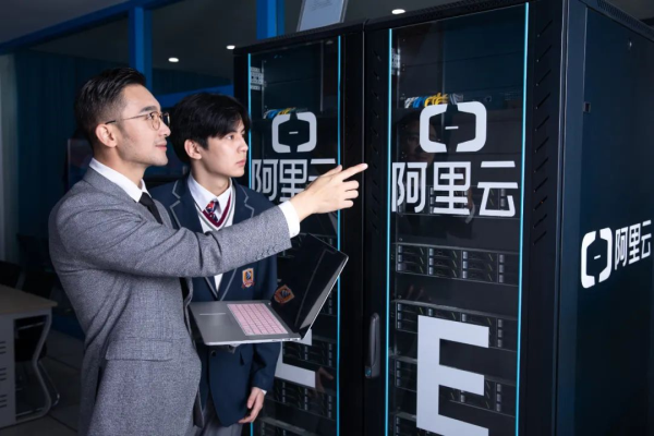 程序員一輩子干得下去嗎?關(guān)鍵是如何打牌!