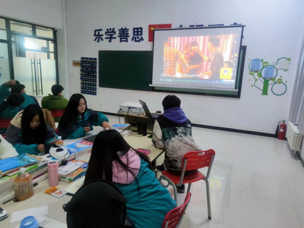 知恩于心 與愛(ài)同行 蘭州新華感恩節(jié)活動(dòng)